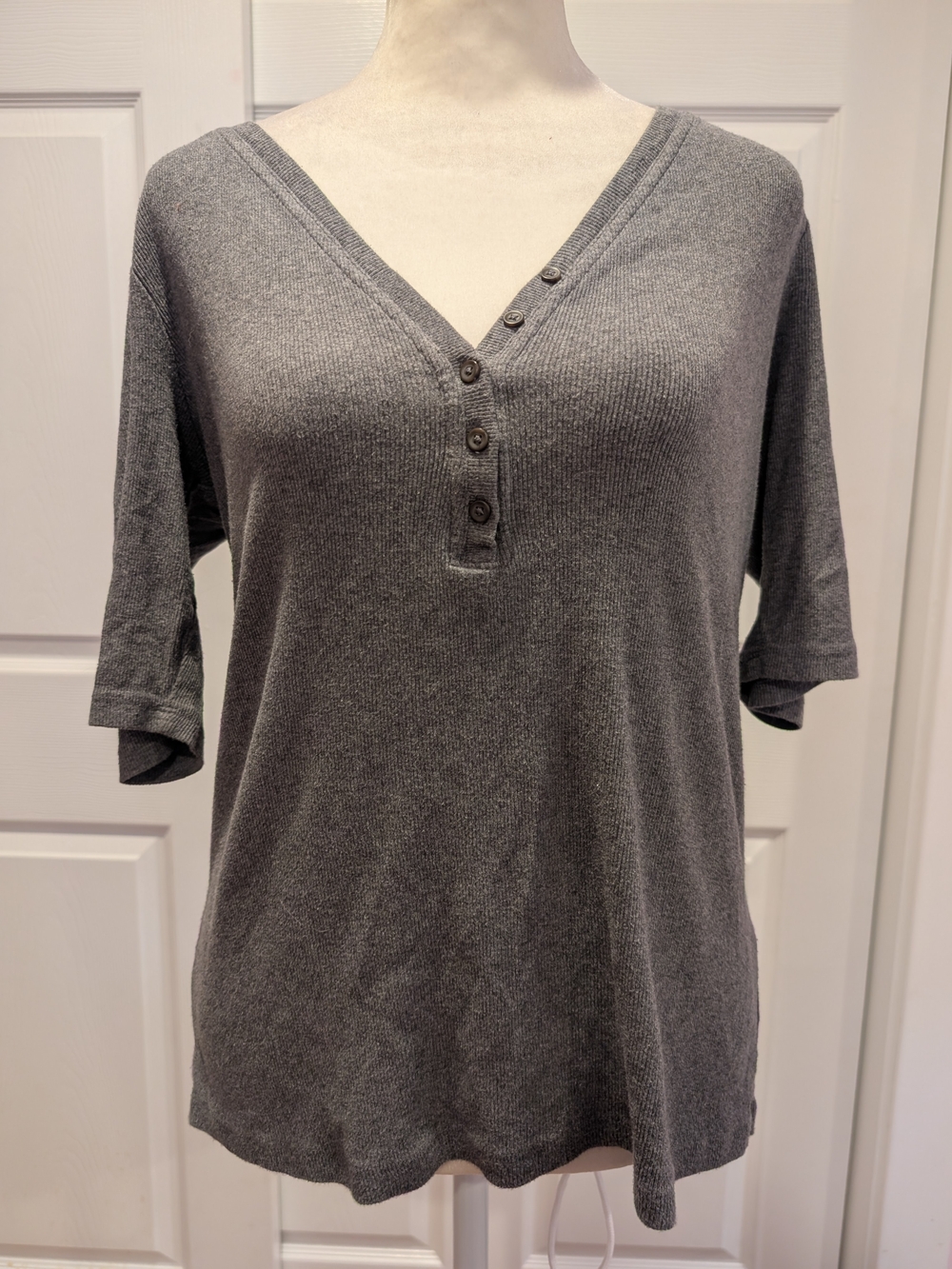 Banana Republic Dark Gray Short Sleeve V-Neck Henley